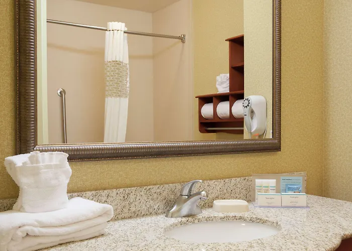 Hampton Hotel Macomb