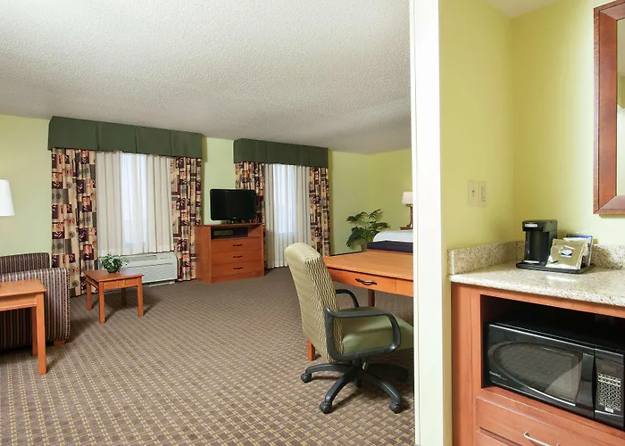 Hampton Macomb