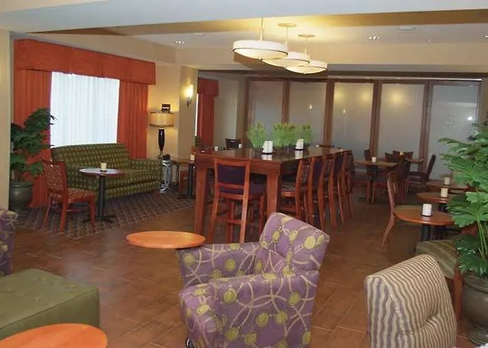 Hampton Macomb